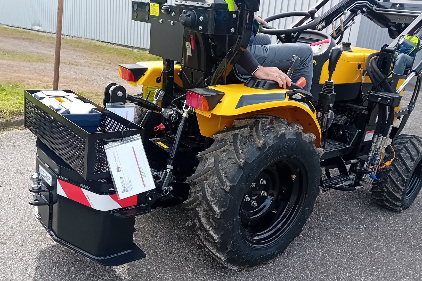 nouvelle masse 300kg avec panier de rangement pour micro tracteurs
